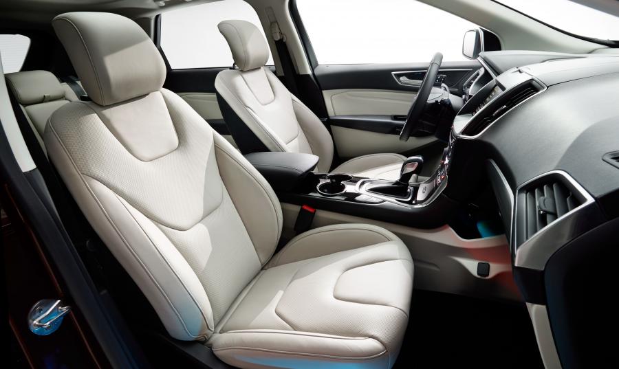  Ford Edge Titanium 2015 года  (фото 18 из 30)